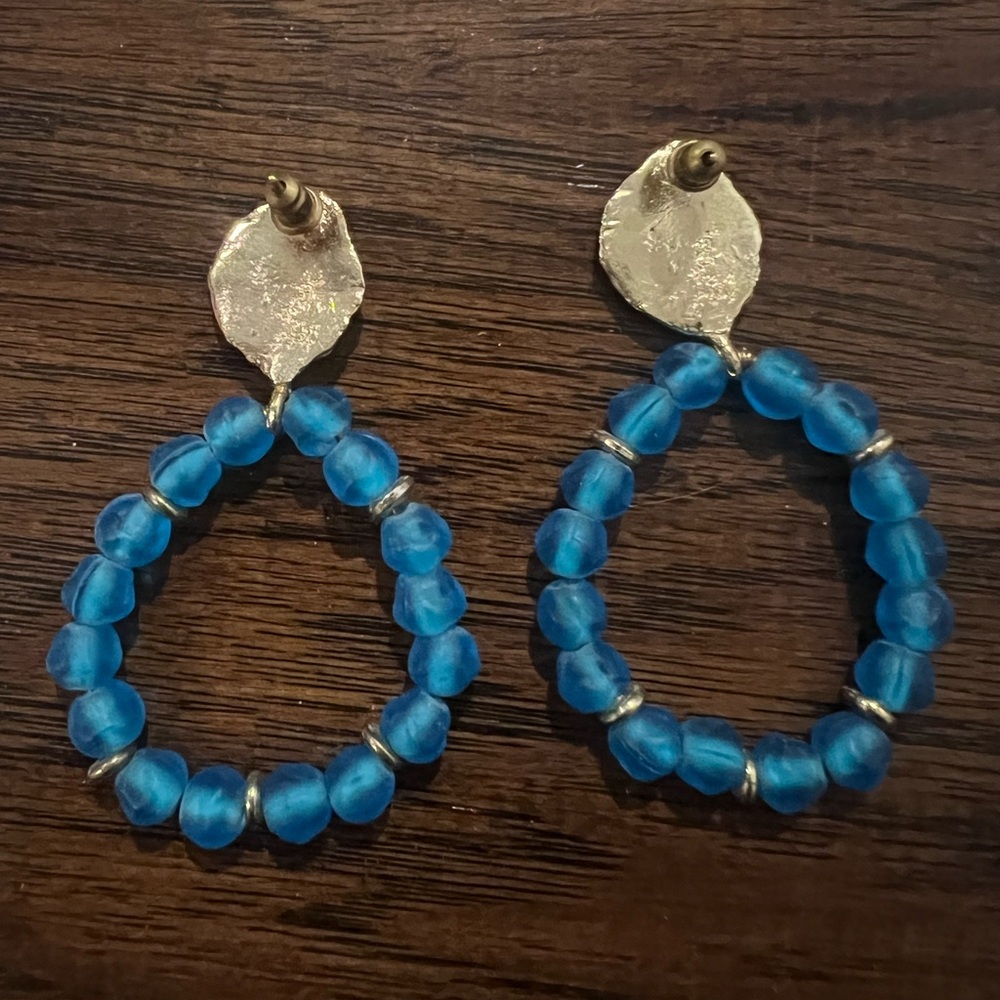 Noonday collection earrings. - Picture 3 of 3